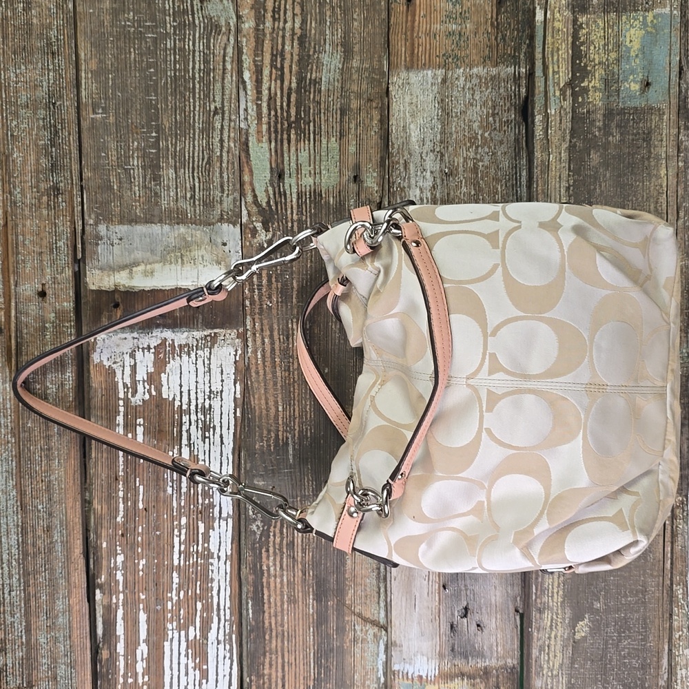 Coach Cream and Tan Shoulder Bag - Picture 2 of 10